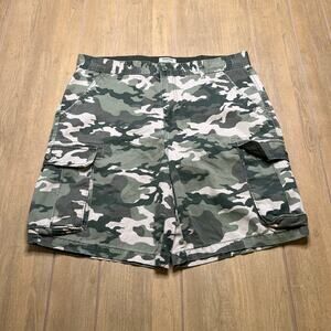 Levi Strauss Shorts Mens Sz 38 Green Camouflage Cargo Classic Cotton Hiking